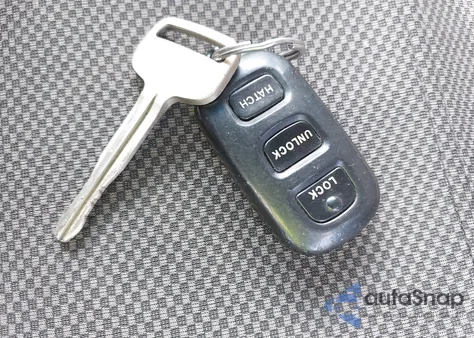 2004 Toyota Matrix Xr z USA, uszkodzony, nr VIN 2T1LR32E34C297063